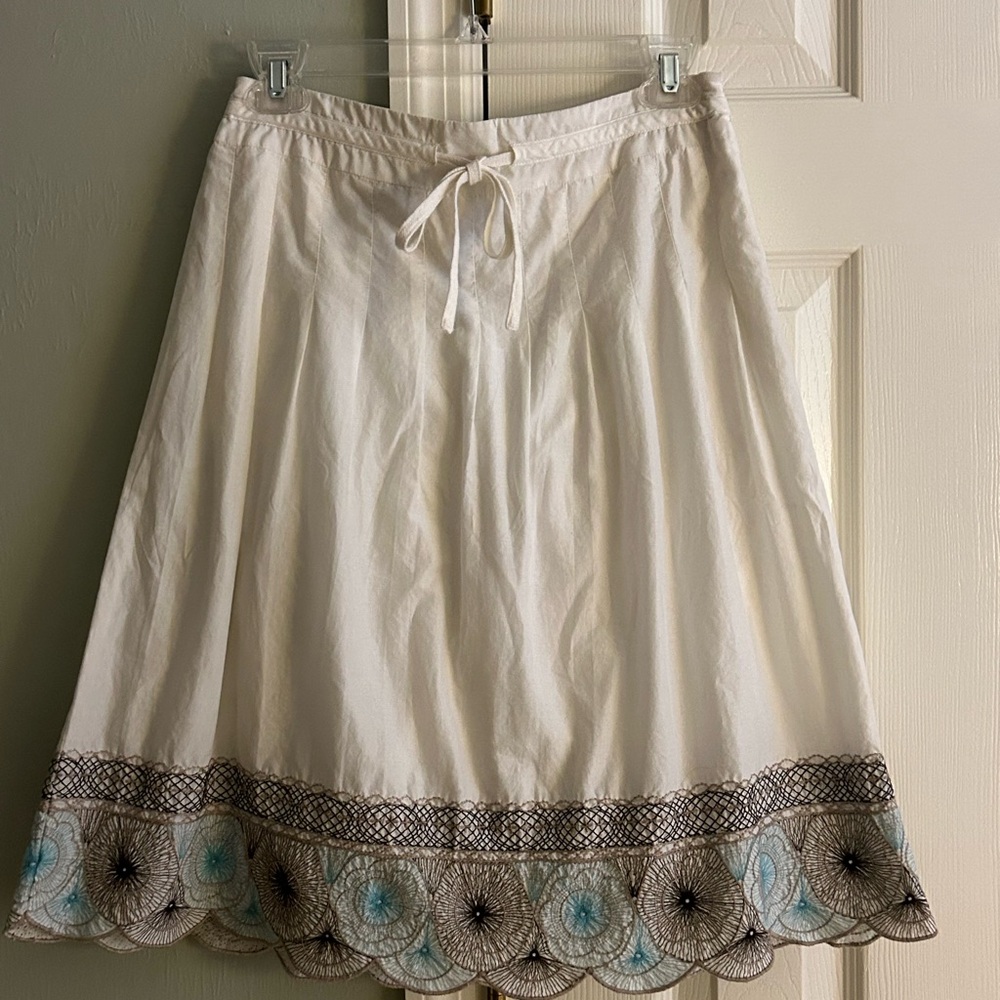 White Skirt with Embroidered Hem - Picture 2 of 11